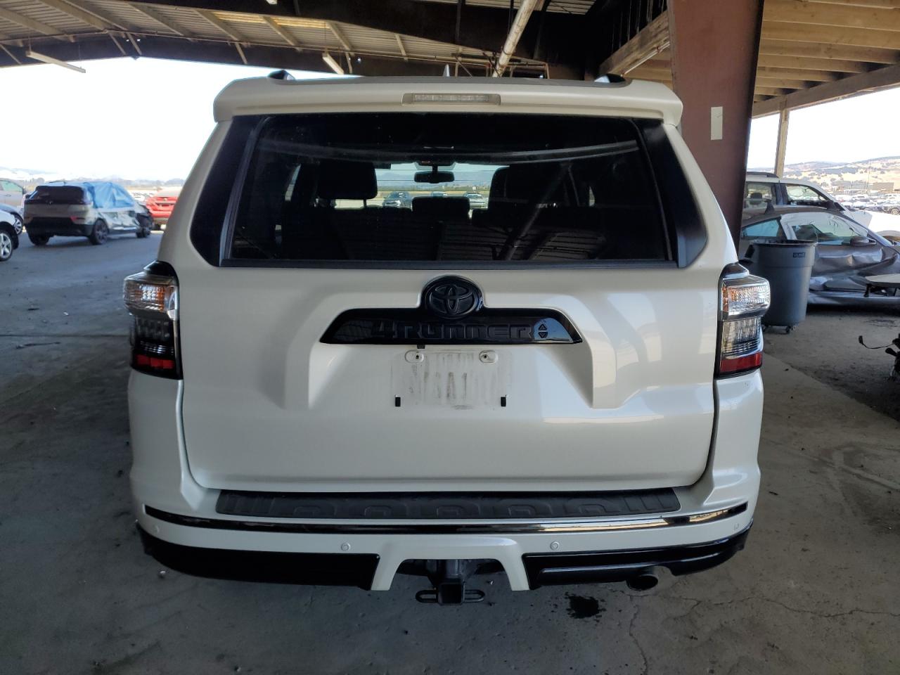2019 Toyota 4Runner Sr5/Sr5 Premium VIN: JTEBU5JRXK5698223 Lot: 63716405