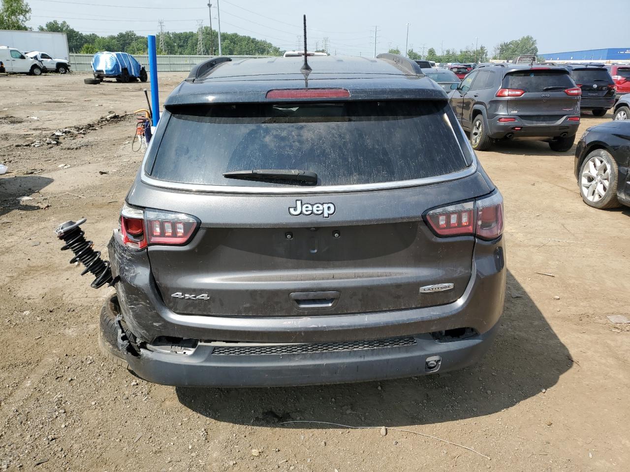 2018 Jeep Compass Latitude VIN: 3C4NJDBB1JT281934 Lot: 65583245