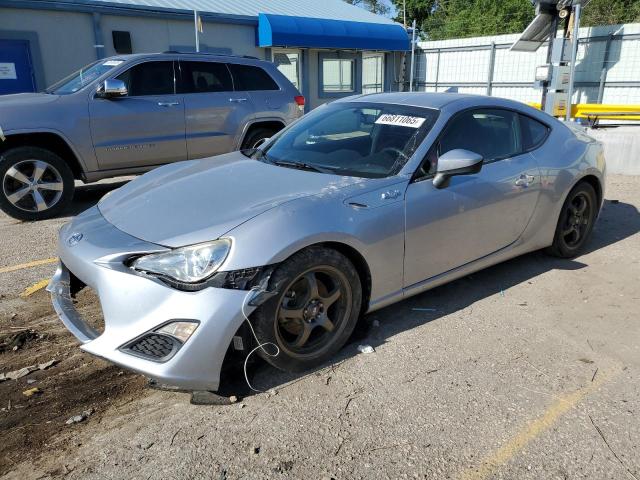 Coupet TOYOTA SCION 2015 Srebrny