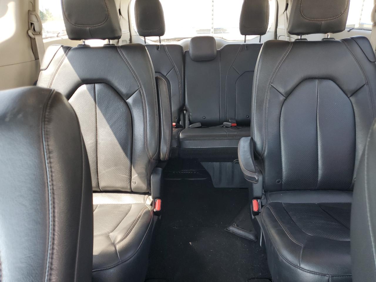 2020 Chrysler Pacifica Touring L VIN: 2C4RC1BG6LR131040 Lot: 64301405