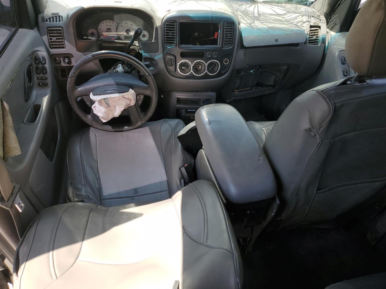 2002 Ford Escape Xlt VIN: 1FMCU04192KD00417 Lot: 64482905