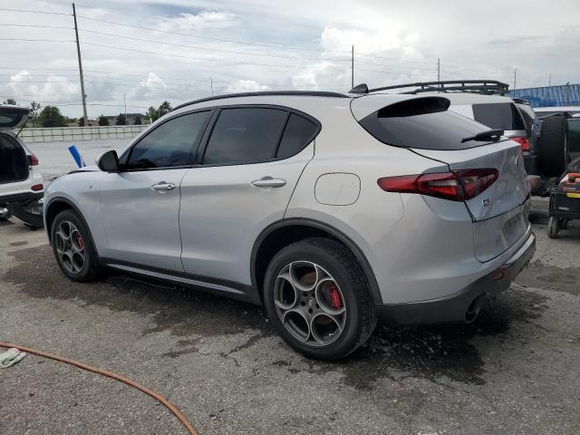  ALFA ROMEO STELVIO 2022 Srebrny