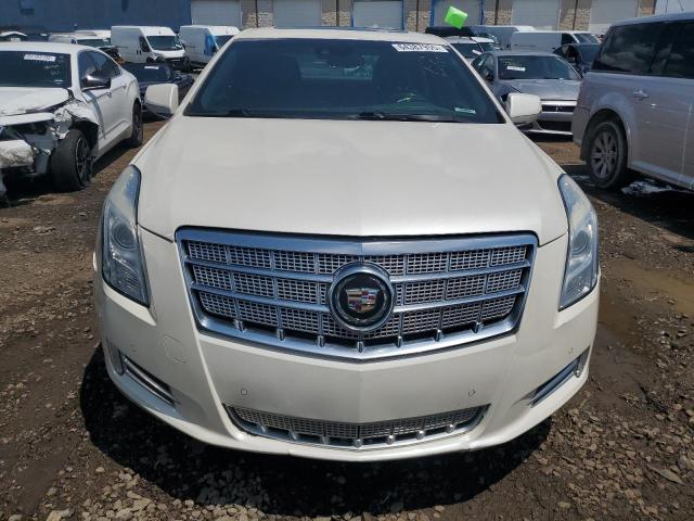 Sedans CADILLAC XTS 2014 Biały