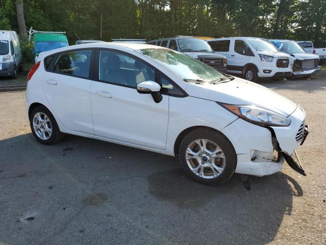Хэтчбеки FORD FIESTA 2016 Белы