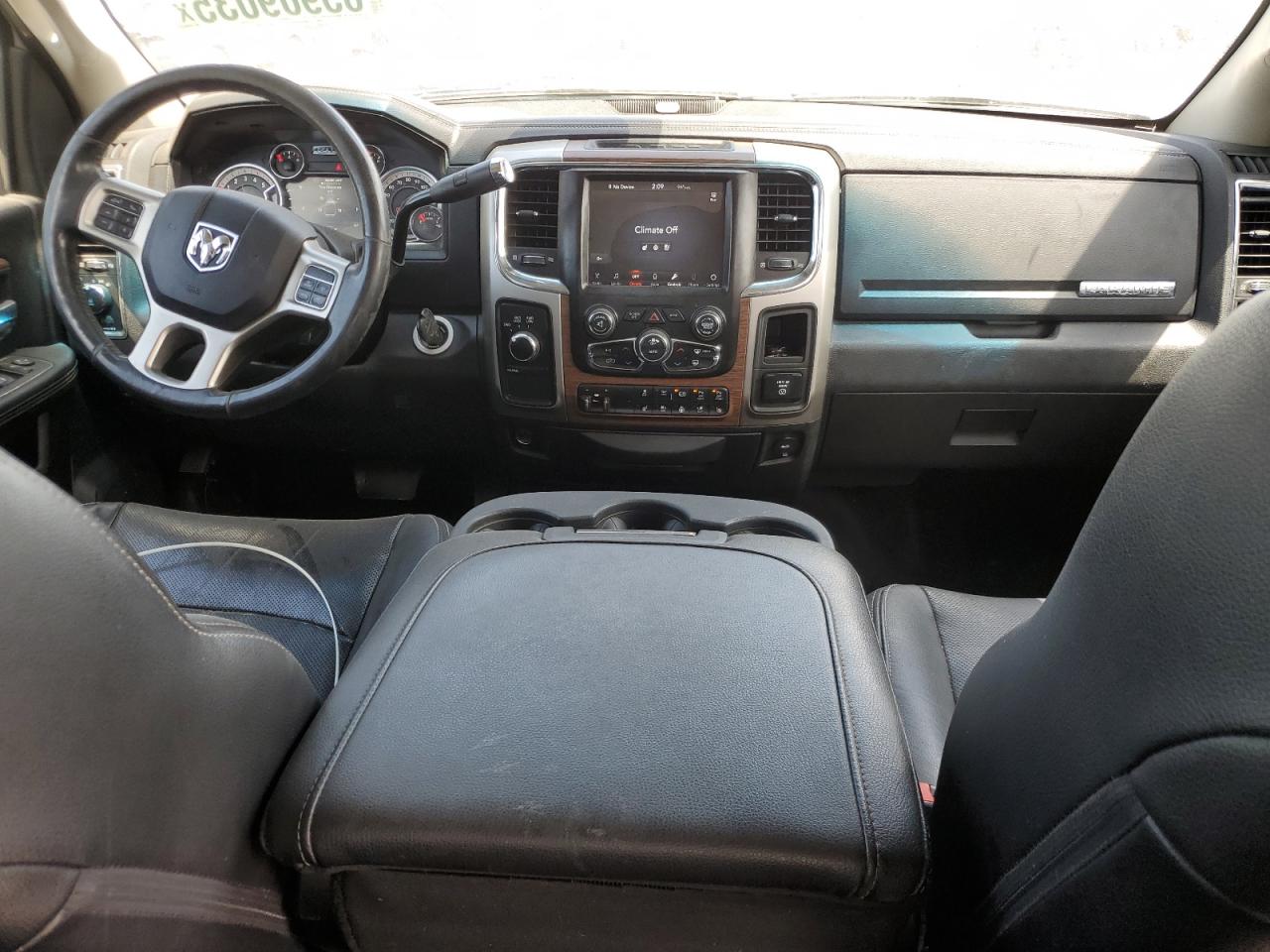 2018 Ram 2500 Laramie VIN: 3C6UR5FL0JG231930 Lot: 65909035