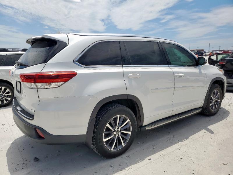  TOYOTA HIGHLANDER 2017 Biały