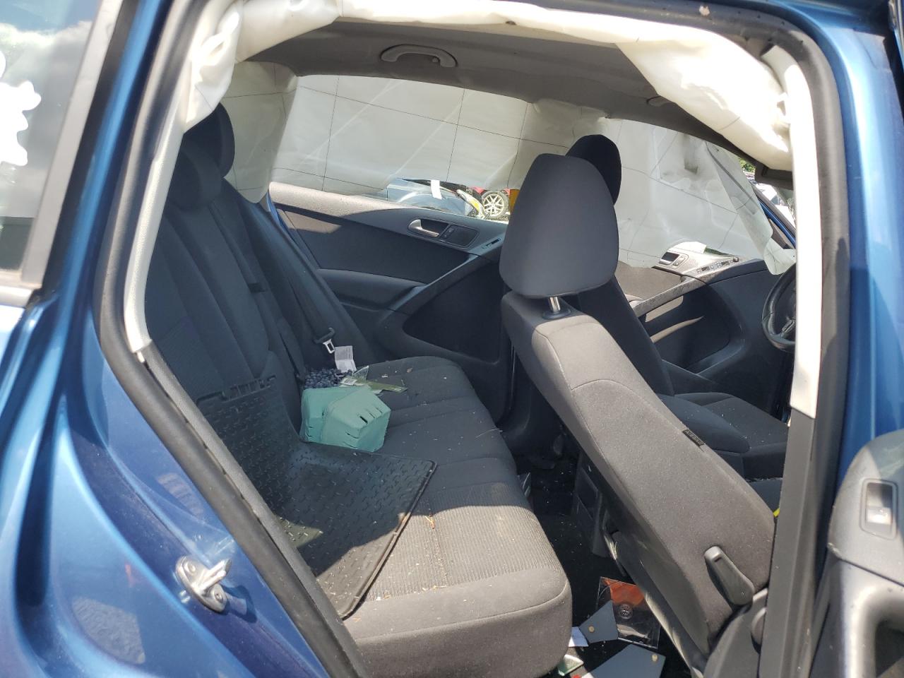 2017 Volkswagen Tiguan S VIN: WVGBV7AX4HK043251 Lot: 66448845