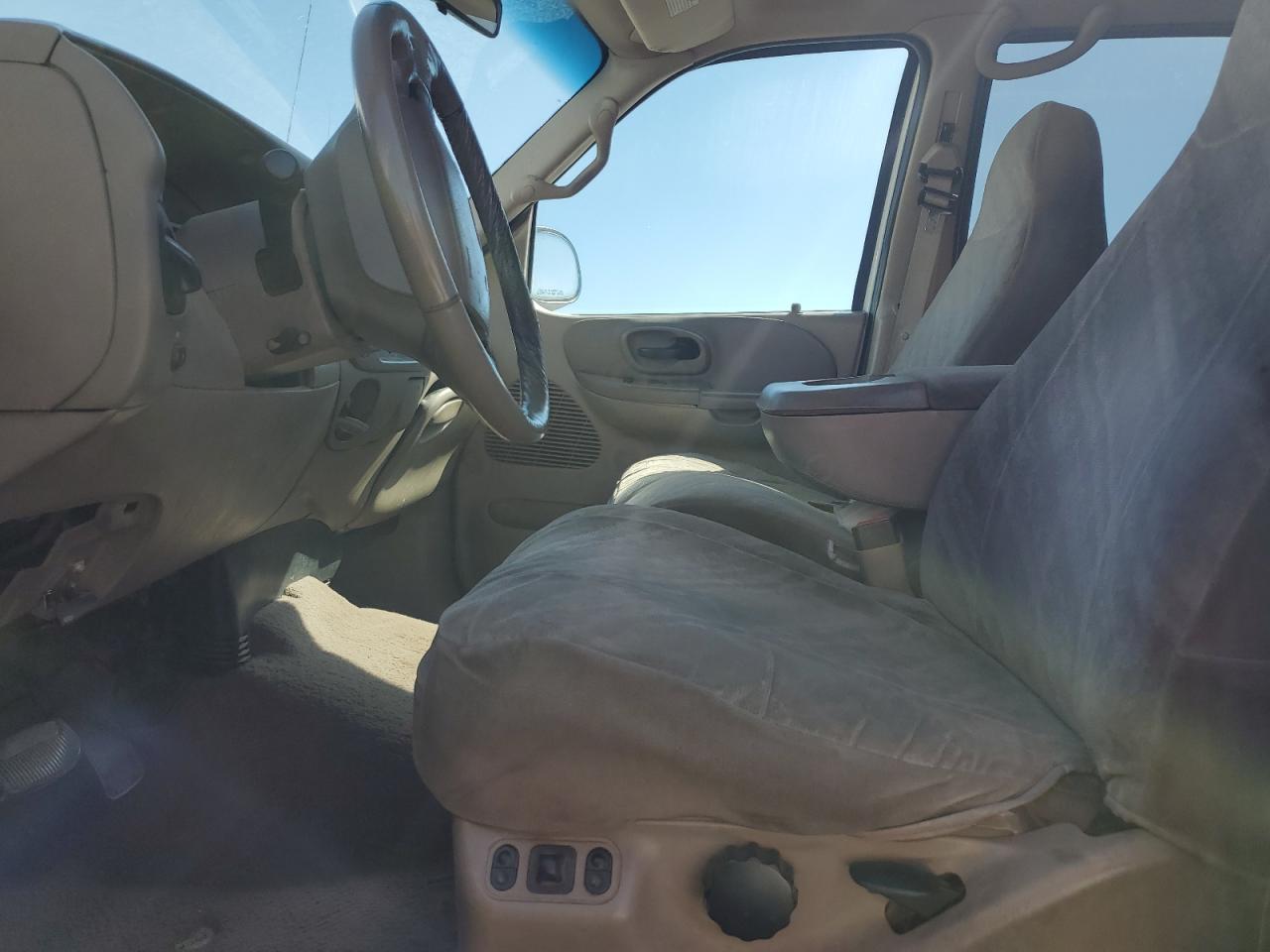 1FTRW07L81KE89839 2001 Ford F150 Supercrew