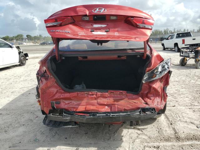  HYUNDAI ELANTRA 2017 Czerwony