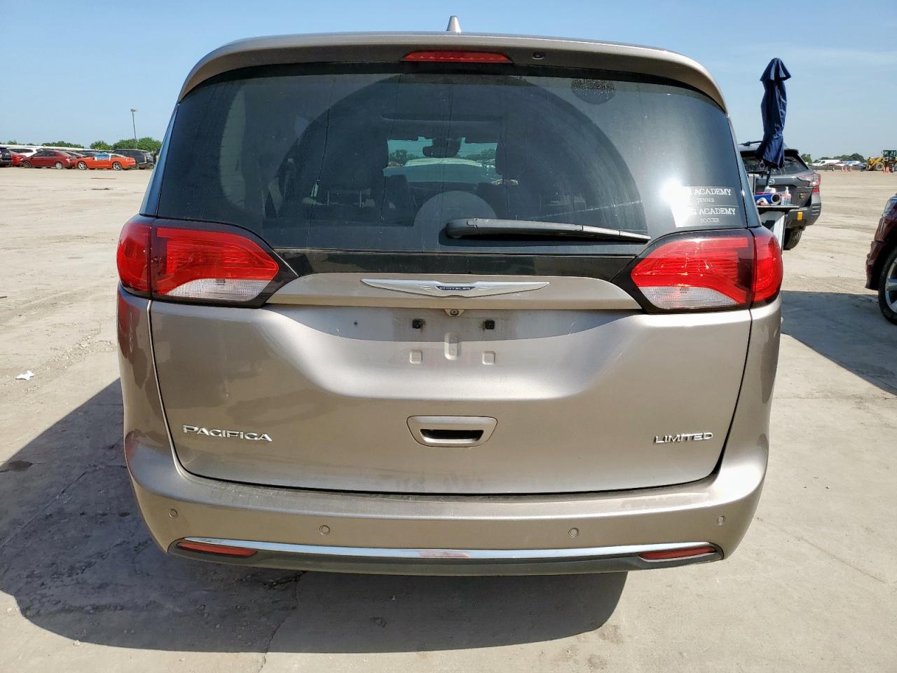 2017 Chrysler Pacifica Limited VIN: 2C4RC1GG7HR537635 Lot: 64882035
