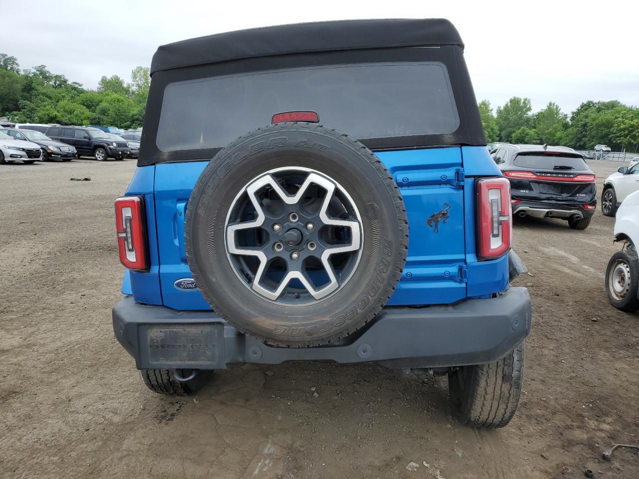 2022 Ford Bronco Base VIN: 1FMDE5BHXNLA99575 Lot: 64441175