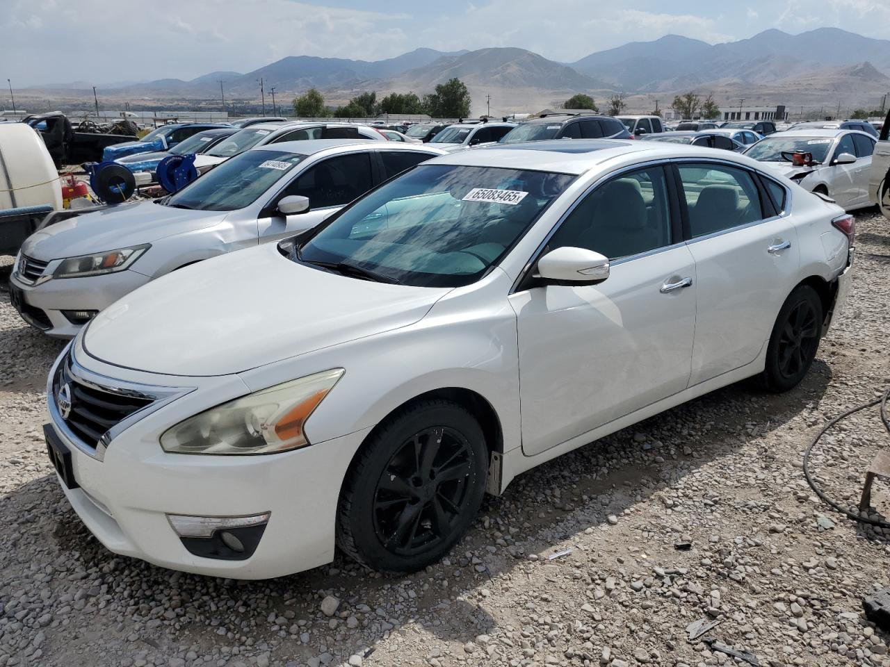 2014 Nissan Altima 2.5 white null gas 1N4AL3AP8EC425504 photo #1