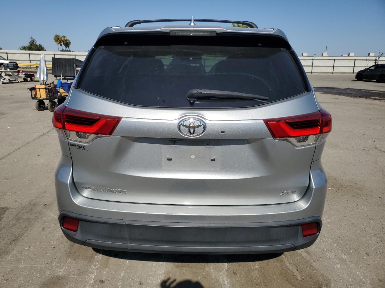 2018 Toyota Highlander Se VIN: 5TDKZRFH5JS529524 Lot: 65205245