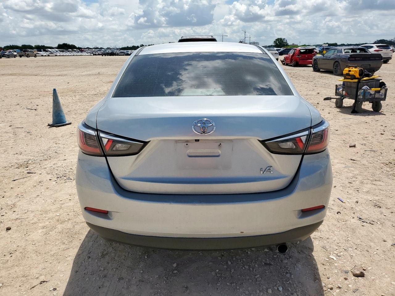 2018 Toyota Yaris Ia VIN: 3MYDLBYV7JY325354 Lot: 63938465