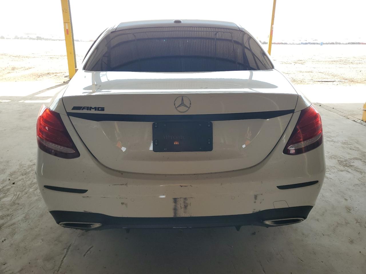 2018 Mercedes-Benz E 300 VIN: WDDZF4JB1JA303402 Lot: 63264775