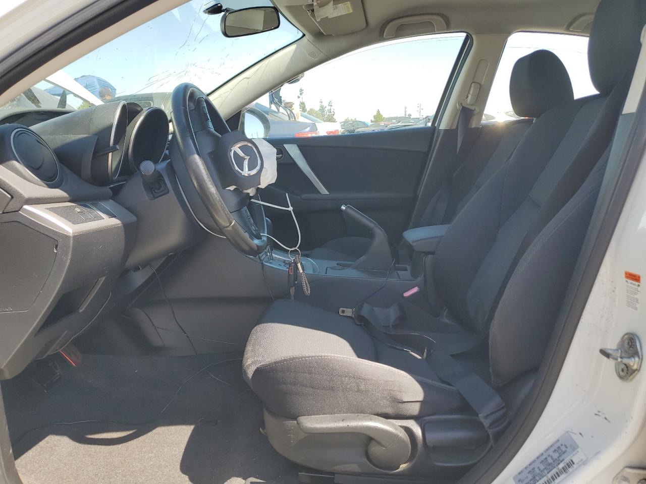 2021 Mazda 3 S VIN: JM1BL1U67B1360609 Lot: 64313405
