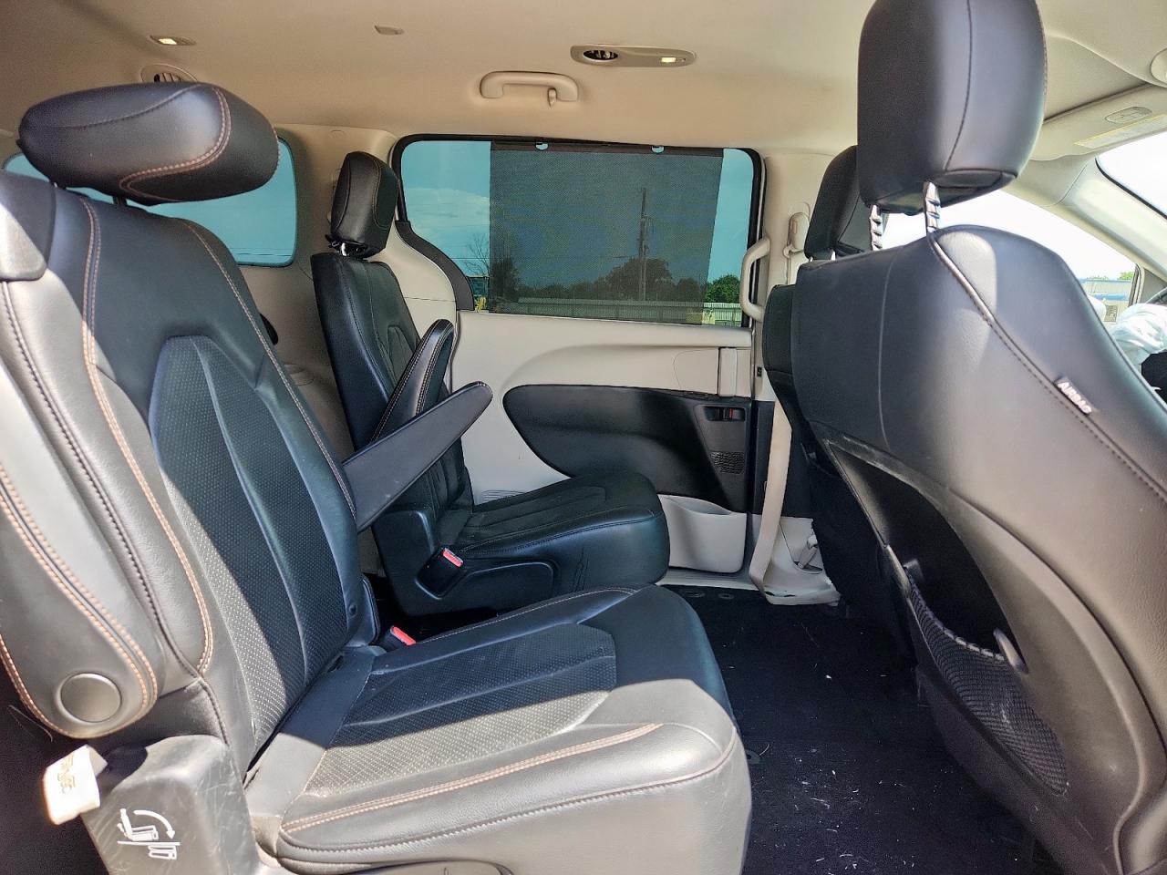 2019 Chrysler Pacifica Touring L VIN: 2C4RC1BG8KR594019 Lot: 64103055