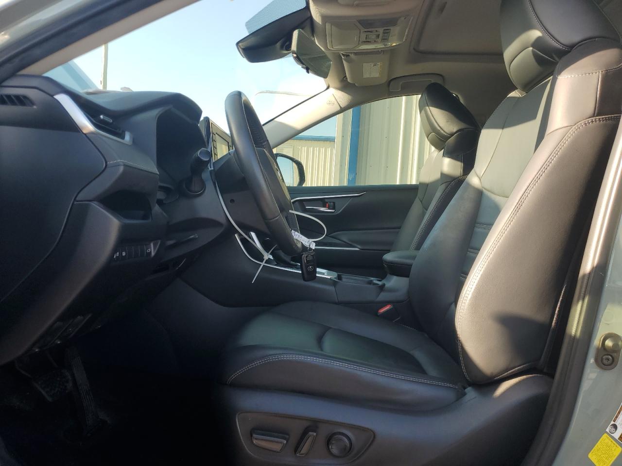 2021 Toyota Rav4 Xle Premium VIN: JTMC1RFVXMJ022833 Lot: 65179435