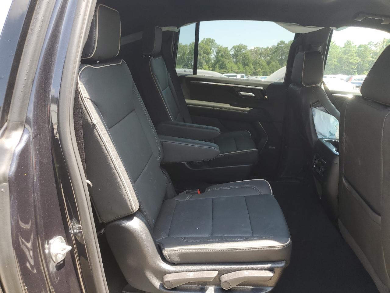 2025 Chevrolet Suburban C1500 Premier VIN: 1GNS5FRD1SR223317 Lot: 64052385