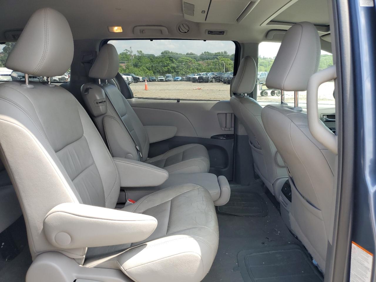 2015 Toyota Sienna Xle VIN: 5TDYK3DCXFS685715 Lot: 64407565