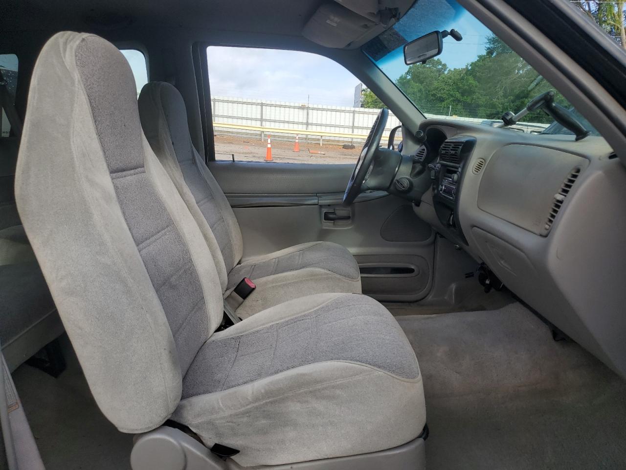 1998 Ford Explorer VIN: 1FMYU24X2WUB61134 Lot: 63490355