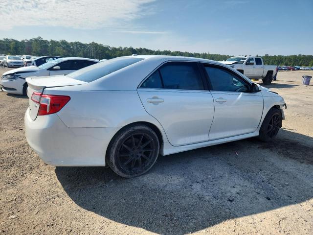 Sedans TOYOTA CAMRY 2012 Biały