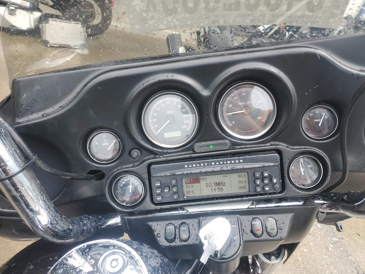 2011 Harley-Davidson Flhtcu VIN: 1HD1FC411BB650565 Lot: 64392055