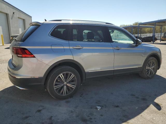  VOLKSWAGEN TIGUAN 2019 Серебристый