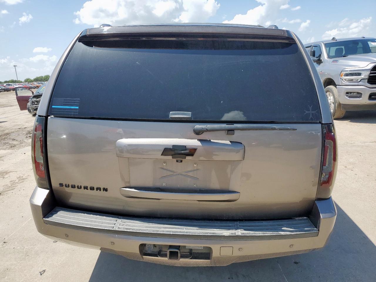 2013 Chevrolet Suburban C1500 Lt VIN: 1GNSCJE07DR302490 Lot: 64021495