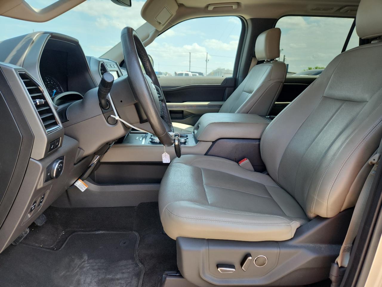 2018 Ford Expedition Xlt VIN: 1FMJU1JT0JEA23799 Lot: 64293415