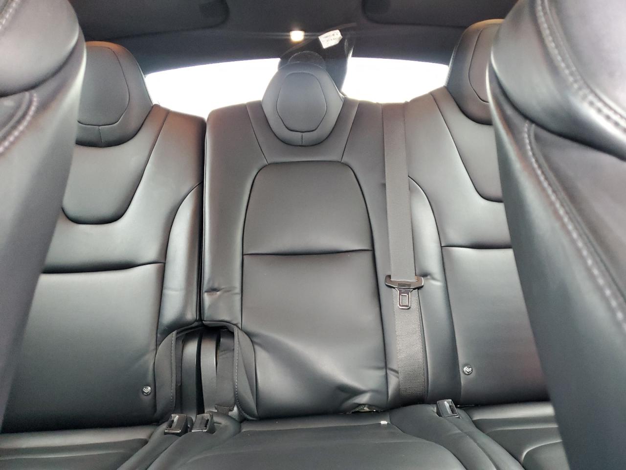 2018 Tesla Model X VIN: 5YJXCAE25JF141137 Lot: 62964925