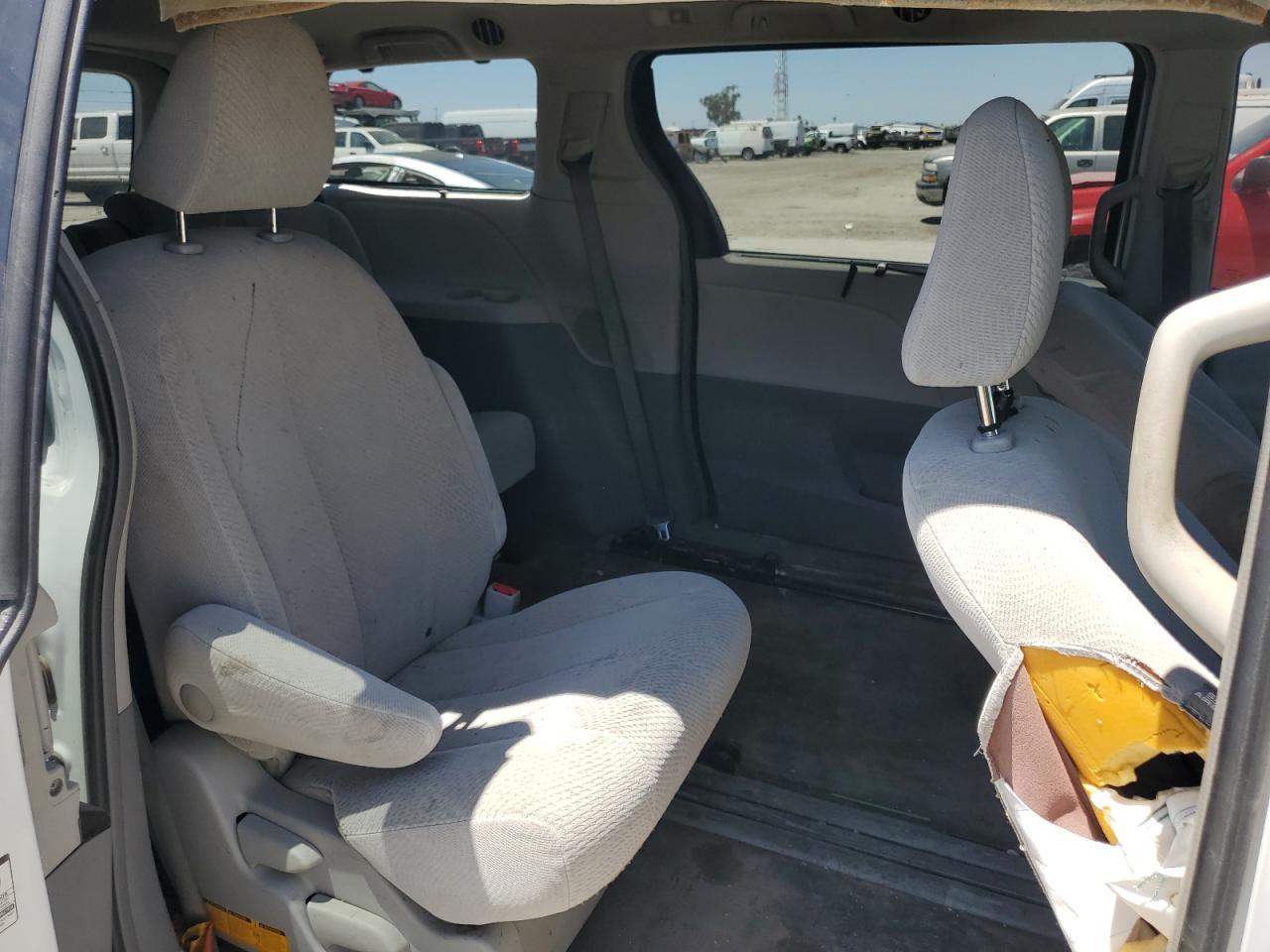 2012 Toyota Sienna Le VIN: 5TDKK3DC6CS269887 Lot: 62928695
