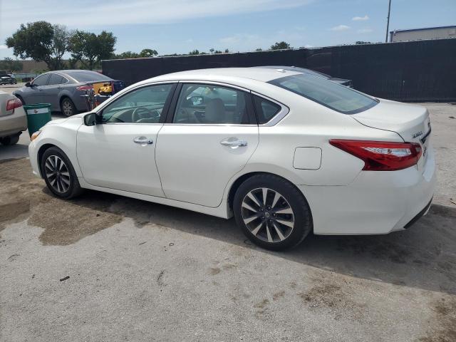  NISSAN ALTIMA 2017 Biały