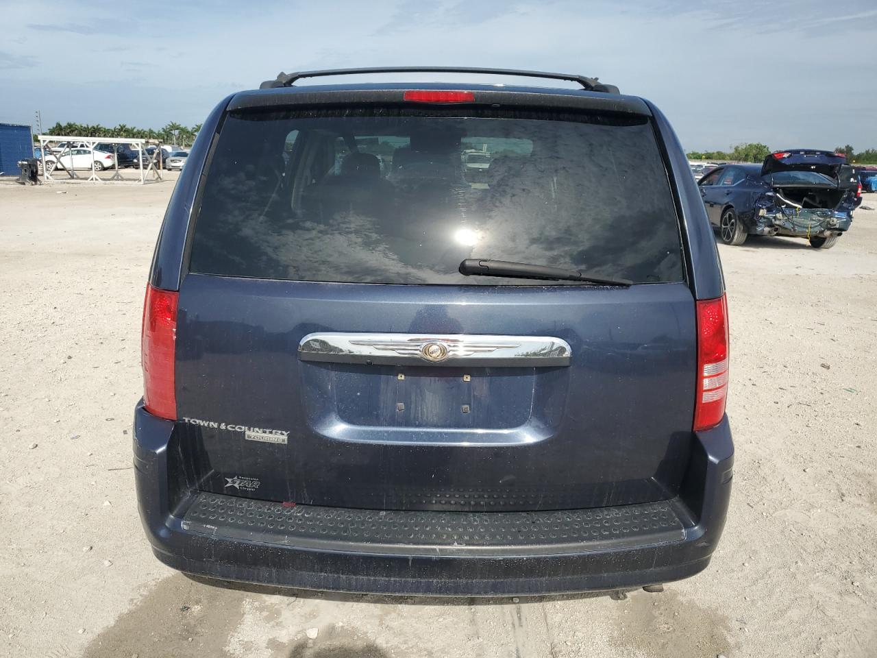 2008 Chrysler Town & Country Touring VIN: 2A8HR54P88R651447 Lot: 64588815