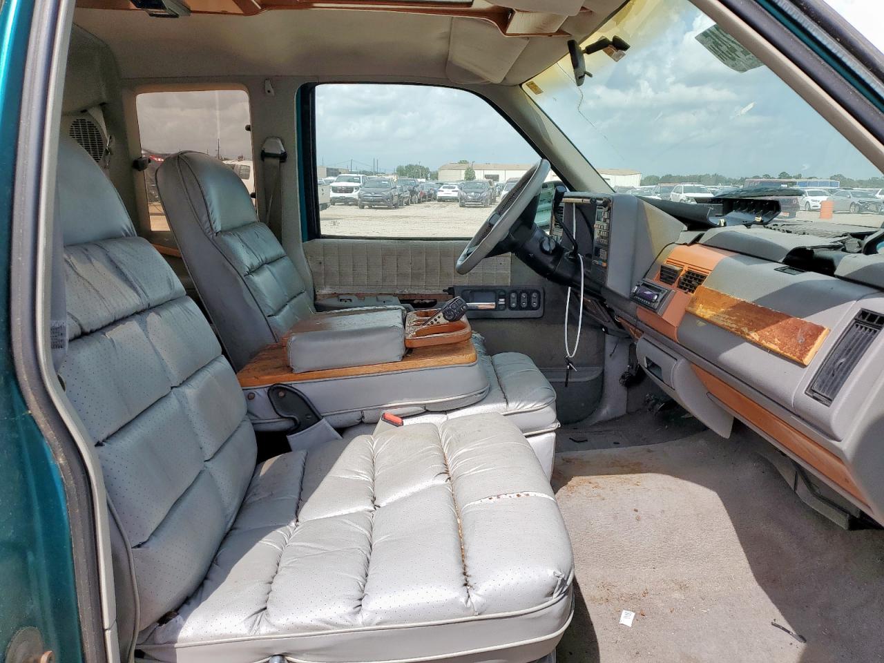 1993 Chevrolet Gmt-400 C1500 VIN: 2GCEC19K9P1119932 Lot: 65171245