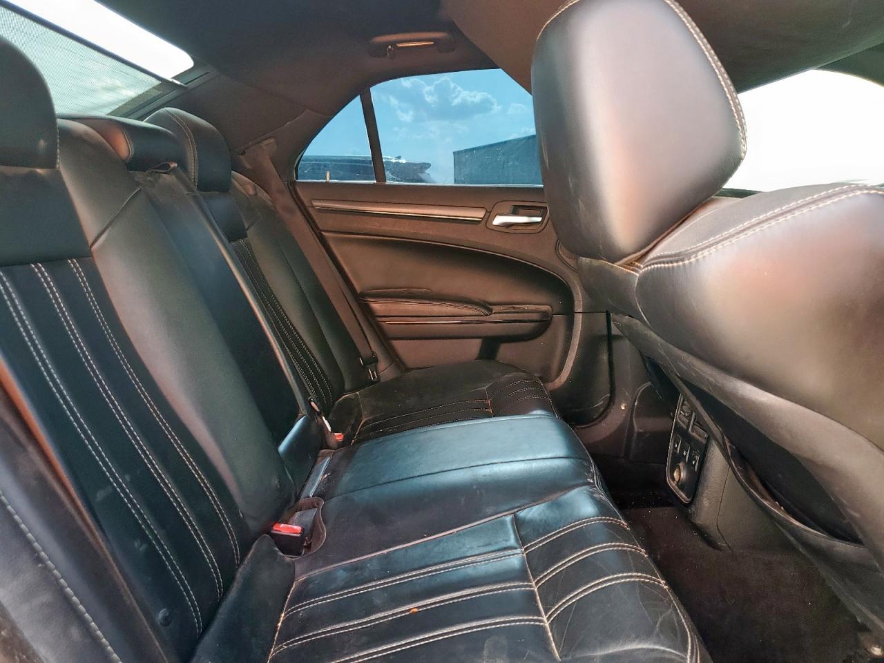 2014 Chrysler 300 S VIN: 2C3CCAGG0EH157631 Lot: 64465835