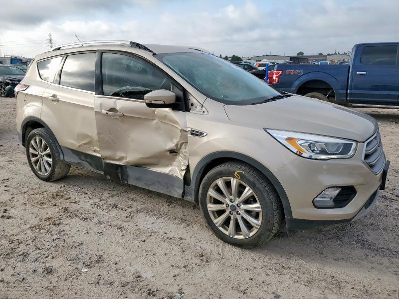  FORD ESCAPE 2017 Beżowy