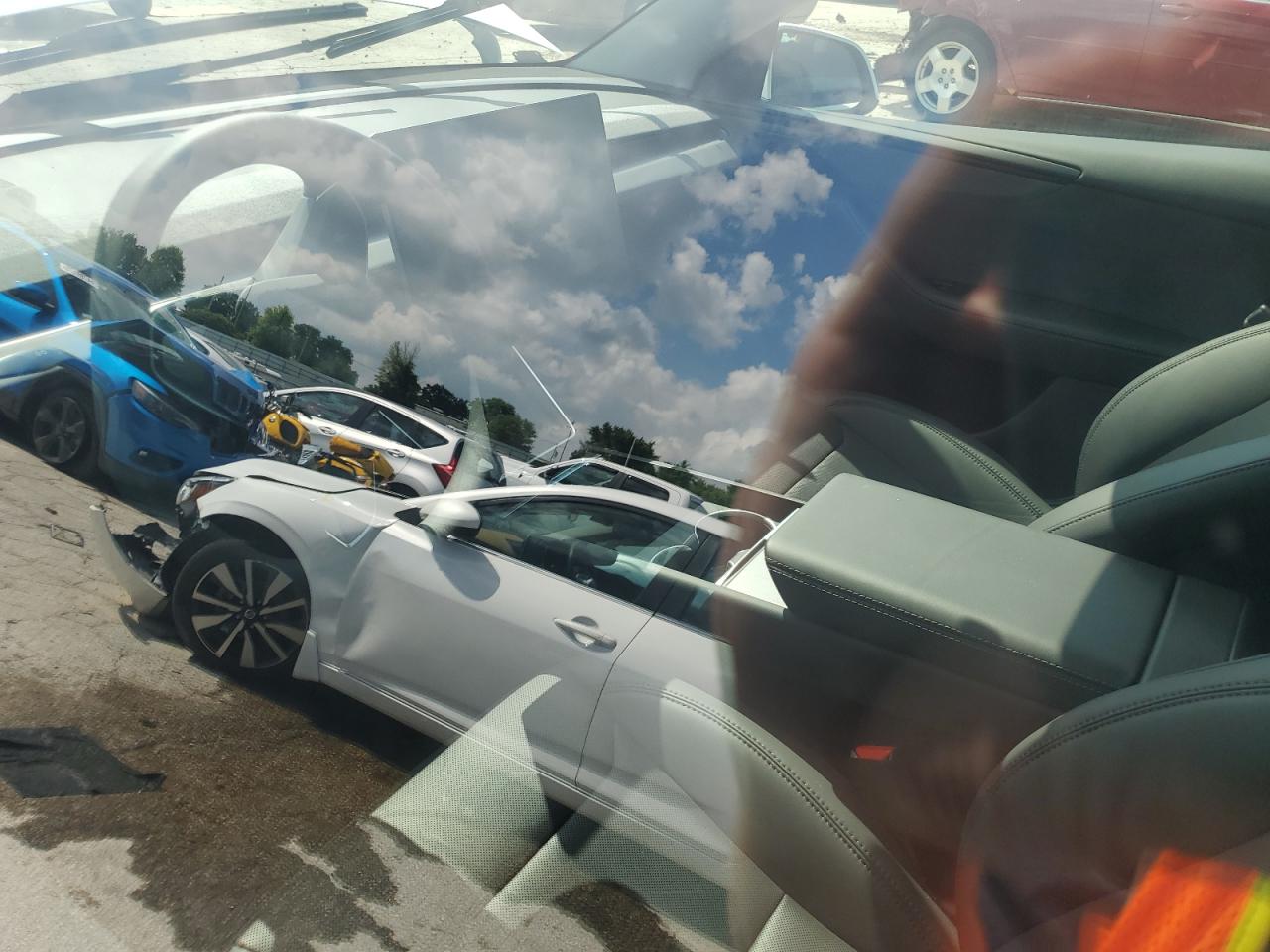 2026 Tesla Model Y VIN: 7SAYGDEE5TF348041 Lot: 64595925