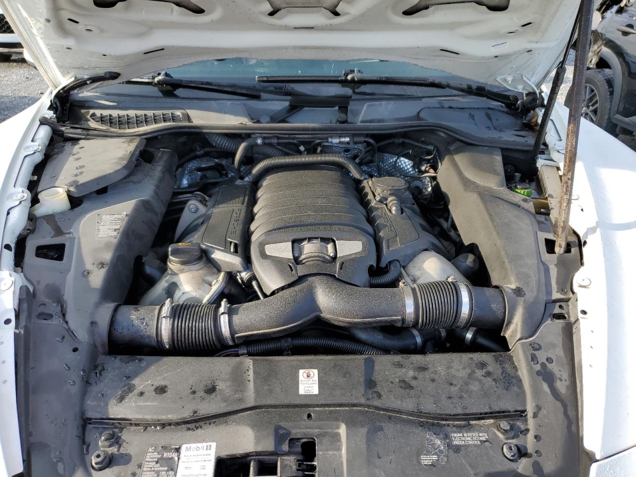 2013 Porsche Cayenne S VIN: WP1AB2A28DLA85229 Lot: 64752875
