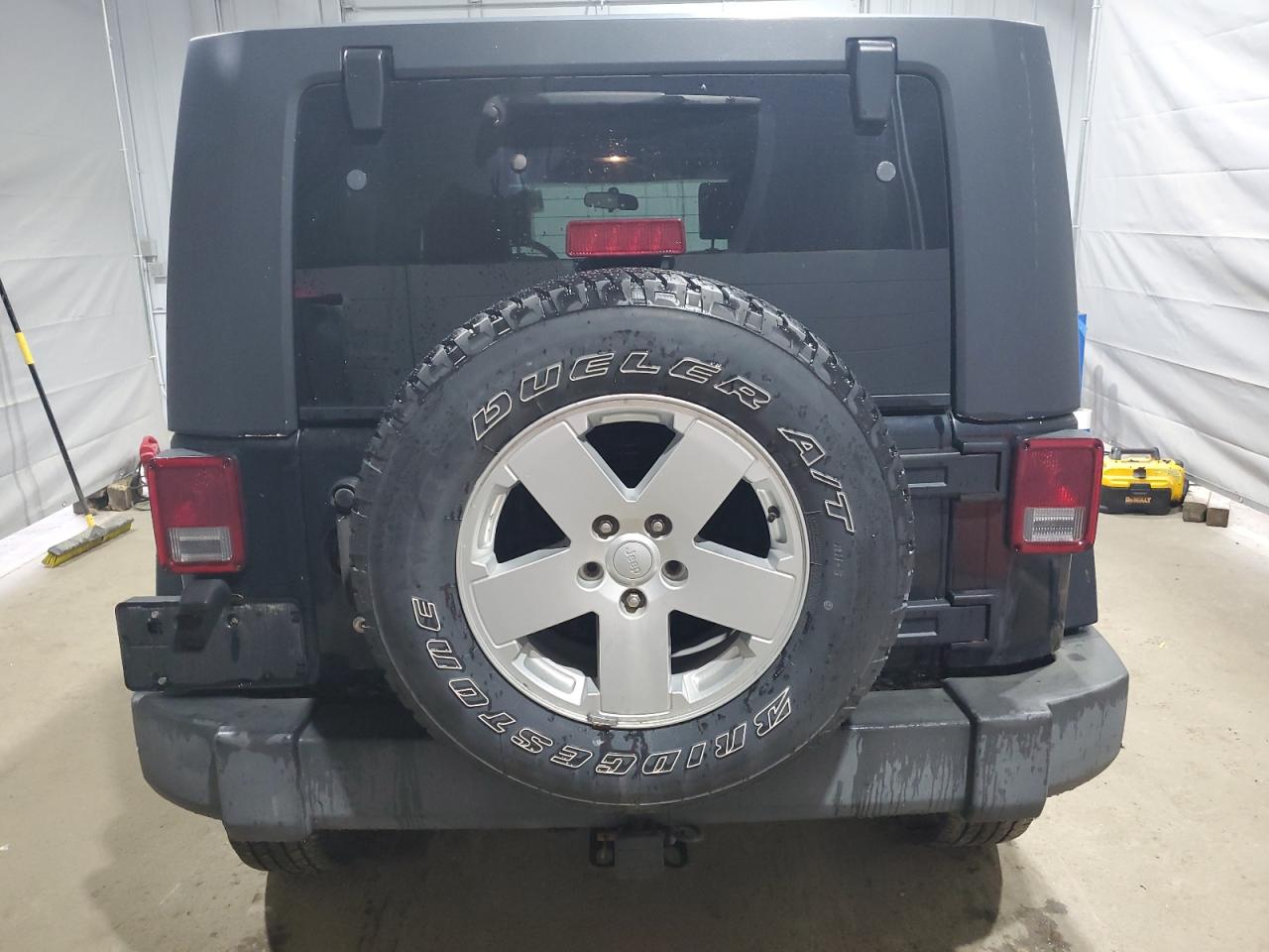 2007 Jeep Wrangler Sahara VIN: 1J8GA59197L122703 Lot: 64168945