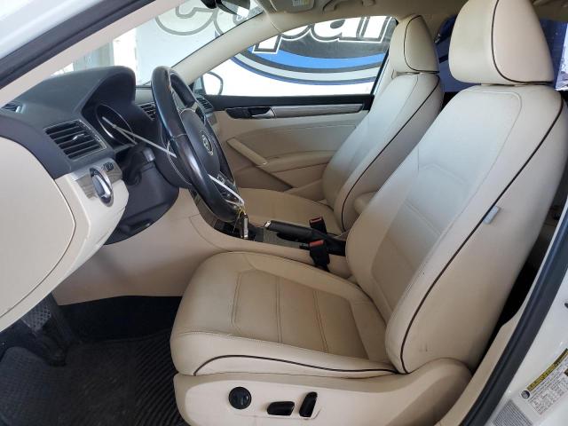  VOLKSWAGEN PASSAT 2016 Biały