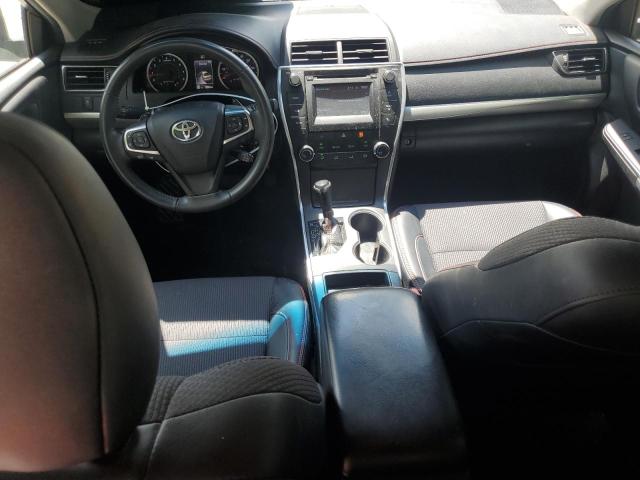  TOYOTA CAMRY 2016 Srebrny