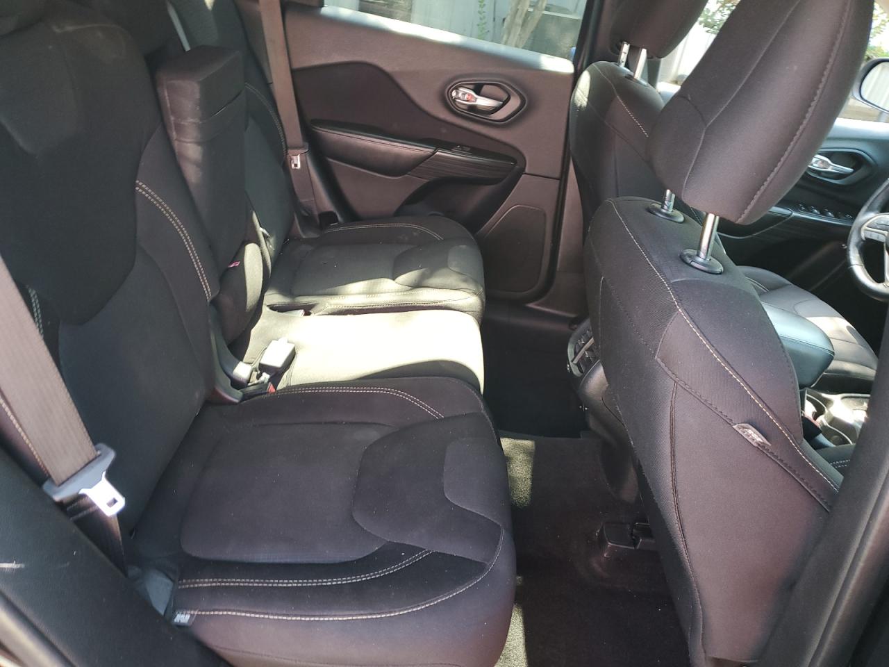 2015 Jeep Cherokee Latitude VIN: 1C4PJLCB5FW689615 Lot: 65043605