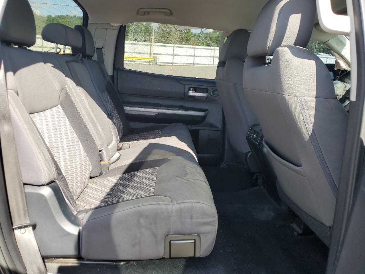 2018 Toyota Tundra Crewmax Sr5 VIN: 5TFDW5F14JX739801 Lot: 66619165