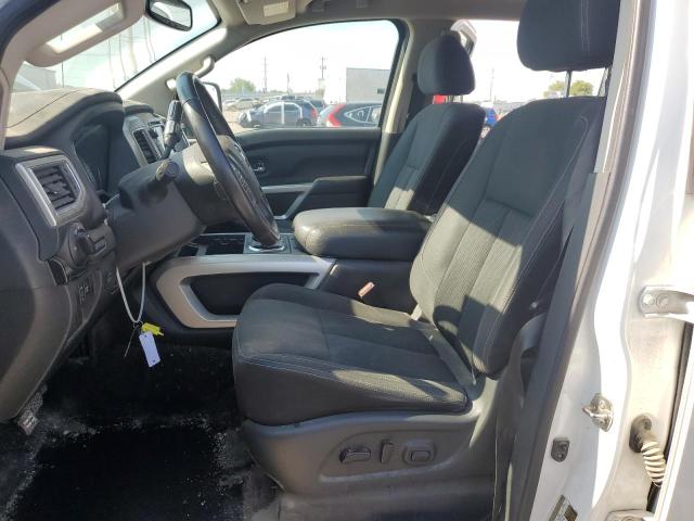  NISSAN TITAN 2018 Biały