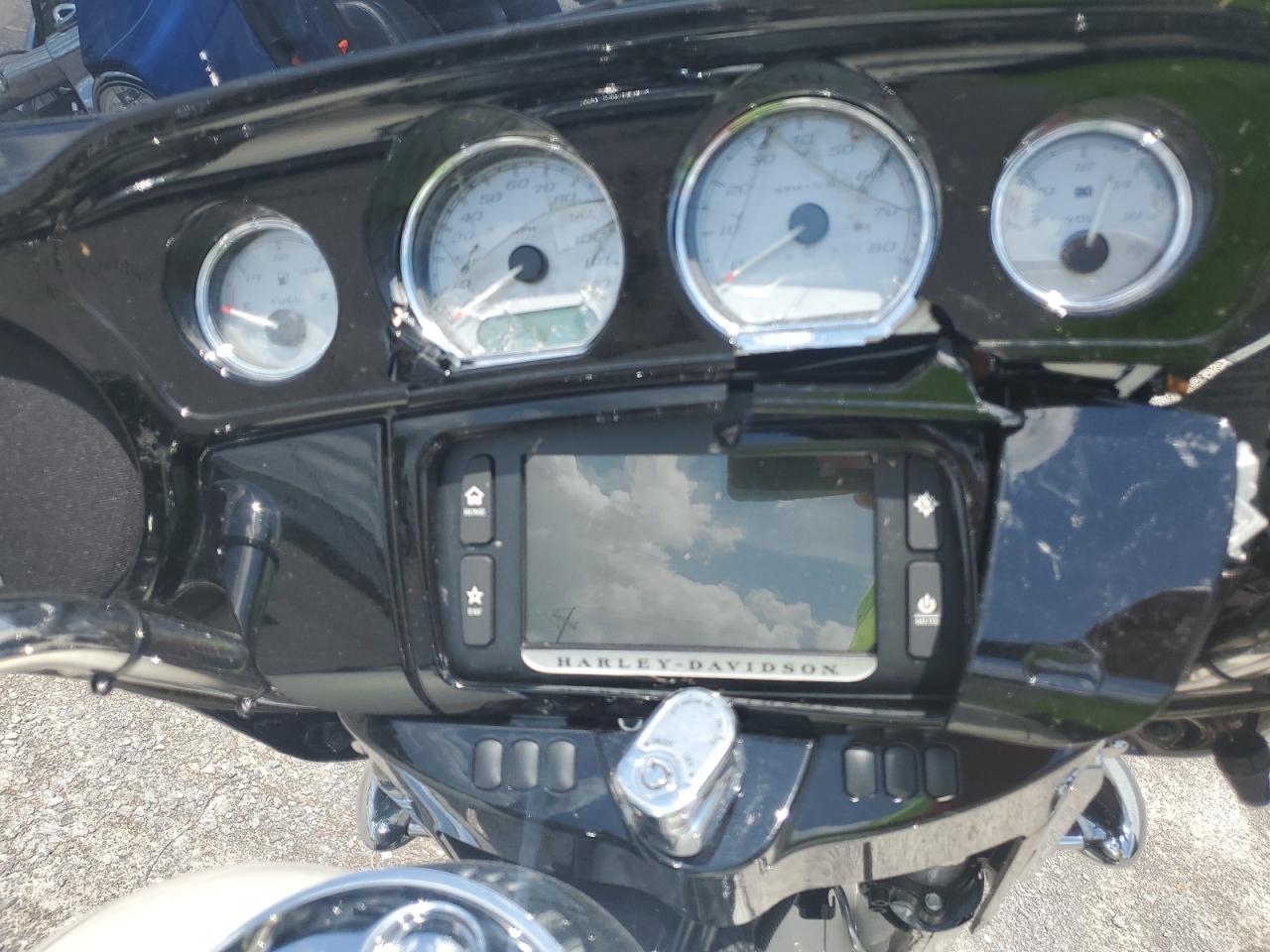 2015 Harley-Davidson Flhxs Street Glide Special VIN: 1HD1KRM12FB702838 Lot: 65557175