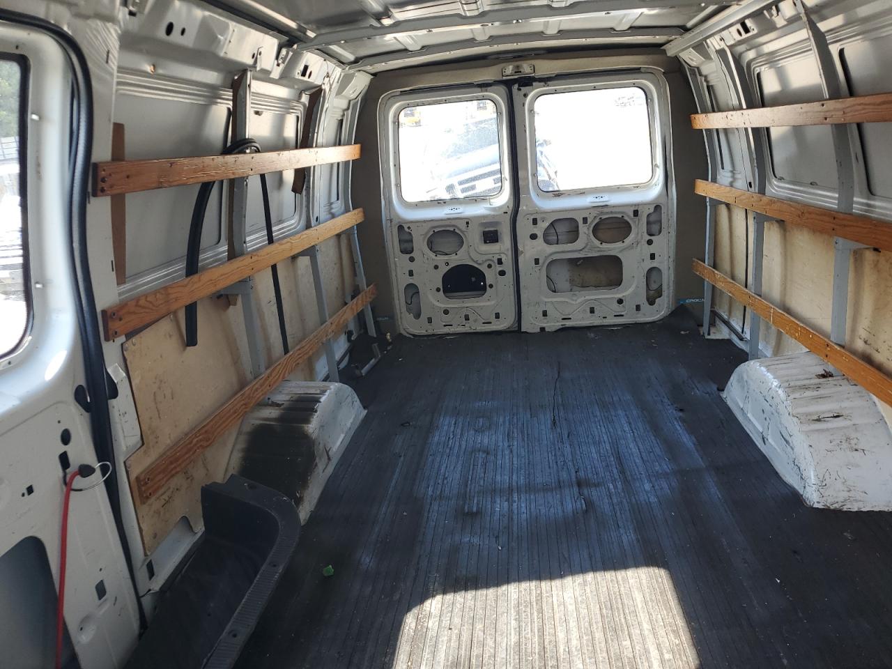 1999 Ford Econoline E250 Van VIN: 1FTNS24L7XHA38398 Lot: 64503385