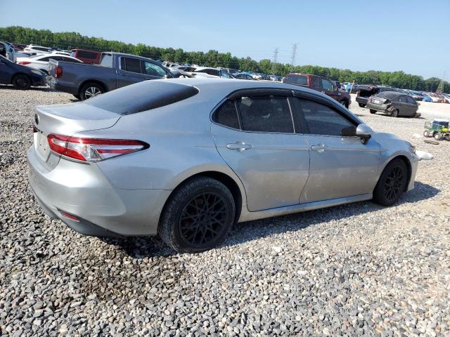  TOYOTA CAMRY 2018 Srebrny
