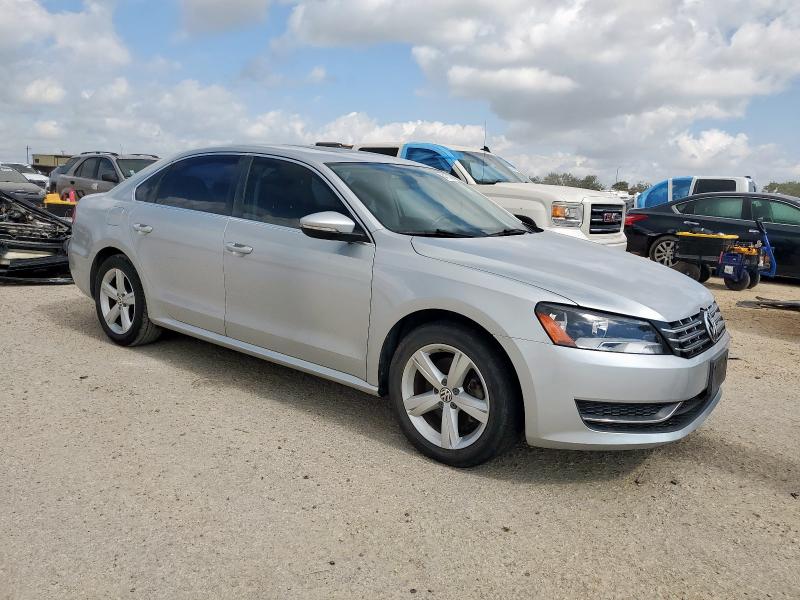  VOLKSWAGEN PASSAT 2012 Srebrny