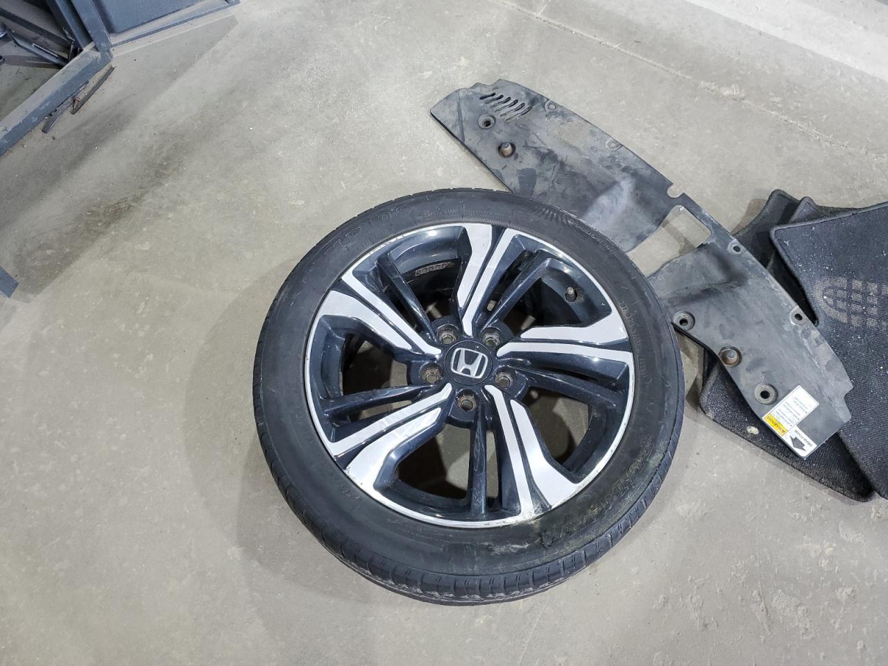 2016 Honda Civic Touring VIN: 19XFC1F91GE008526 Lot: 65807545